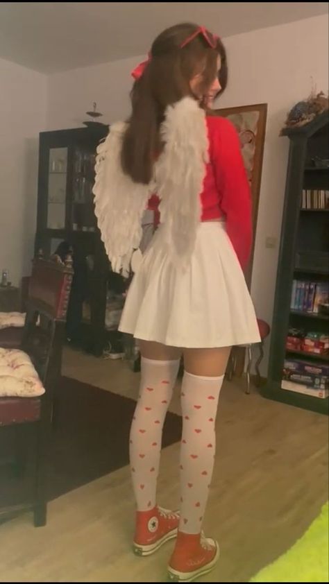 Cute Cupid Costume Ideas, Cupid Halloween Costume Ideas, Valentines Day Halloween Costume, Cupid Diy Costume, Aesthetic Cupid Costume, Cupid Aesthetic Costume, Cupid Halloween Costume Aesthetic, Halloween Cupid Costume, Red Cupid Costume