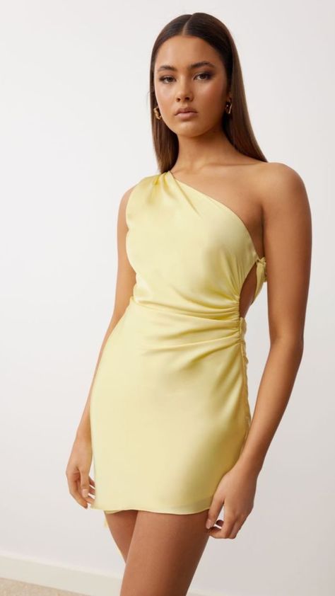 Cute Hoco Dresses, Semi Dresses, Outfit Inso, Cute Homecoming Dresses, Dress Hire, Winter Formal Dresses, Yellow Mini Dress, Rush Dresses, Event Dress