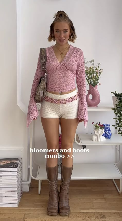 Girly Festival Outfits, Long Sleeve Festival Outfit, Boho Going Out Outfit, Coquette Festival Outfits, Hoizer Concert Outfit Ideas, Pink Rave Outfit Ideas, Festival Vibes Outfit, Bonaroo Outfit Festival Fashion, Festival Outfits Pink