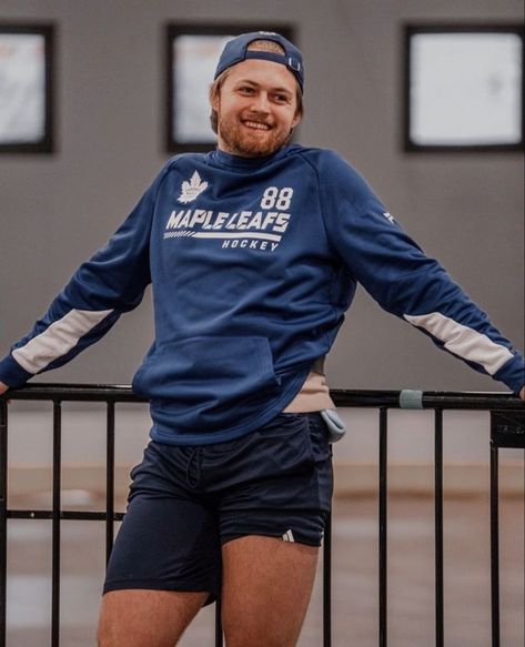 William Nylander in a blue Toronto Maple Leafs sweater and wearing a blue cap backwards Willy Nylander, Hockey Bf, Hockey Wife, William Nylander, Maple Leafs Hockey, Hockey Pictures, Hot Hockey Players, Hockey Girl, Imaginary Boyfriend