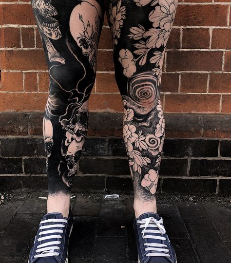 MAX RATHBONE Black Out Tattoo Leg, Leg Blackwork Tattoo, Tattoo Leg Men, Tattoo Full Leg, Full Leg Sleeve, Tattoo Leg Sleeve, Tattoos 2024, Spiral Tattoos, Tattoo Uk