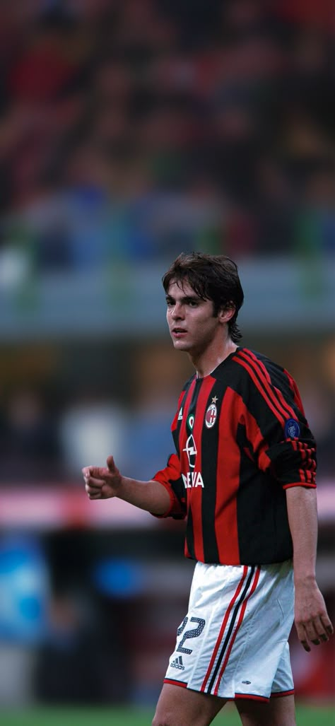 Ricardo Kaka Ac Milan, Kaka Wallpapers, Kaka Ac Milan, Cristiano Ronaldo Young, Ricardo Kaka, Milan Wallpaper, Milan Football, Football Players Photos, Football Players Images