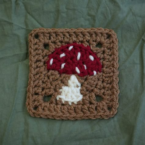 Toadstool Granny Square Pattern, Crochet Granny Square Mushroom, Mushroom Baby Blanket Crochet, Mushroom Granny Square Pattern Free, Goth Granny Squares, Crochet Mushroom Granny Square, Tree Granny Square, Free Crochet Mushroom, Mushroom Granny Square