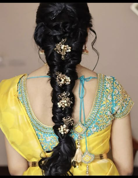 Fishtail Braid Indian Wedding, Bunch Hairstyles, Sreemantham Hairstyle, Engagement Hairstyles For Saree, Indian Hairstyles For Saree, Hairstyles For Saree, Engagement Hairstyle, Traditional Hairstyles, Simple Bridal Hairstyle