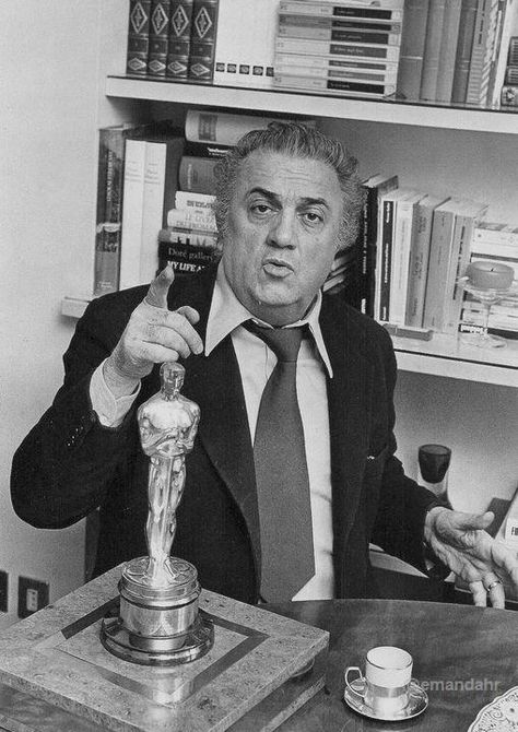 #federicofellini 😎🎥☕ Federico Fellini, Movie Directors, Septième Art, I Love Cinema, Foreign Film, Best Director, Movie Director, Oscar Winners, Film Director