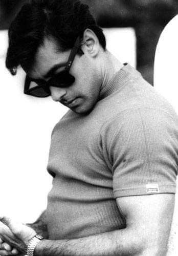 Salman Khan 90s, Young Salman Khan, Actors Photoshoot, 90s Fashion Men Outfits, Salman Khan Young, Salman Yusuff Khan, Fashion Men Outfits, Salman Khan Wallpapers, Salman Khan Photo