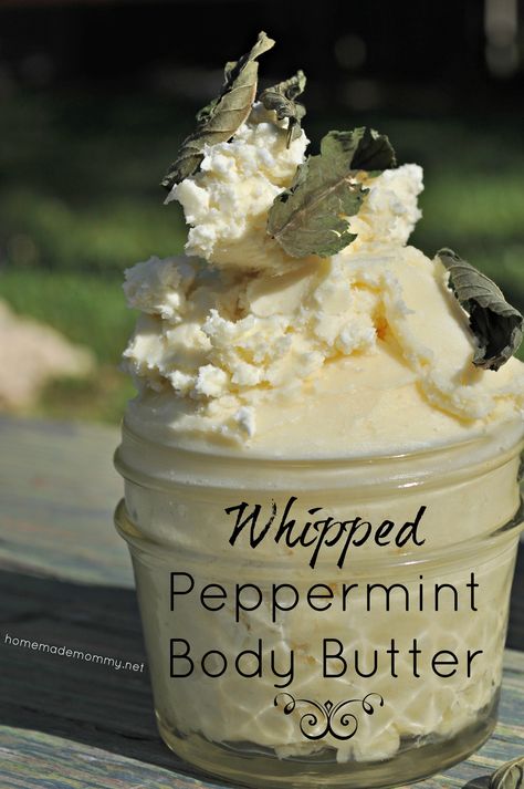 Get those feet into summer shape! Whipped Peppermint Tallow Body Butter via Homemade Mommy Peppermint Body Butter, Tallow Body Butter, Whipped Tallow, Diy Body Butter, Body Butters Recipe, Making Essential Oils, Diy Lotion, Essential Oils Gifts, Homemade Lotion