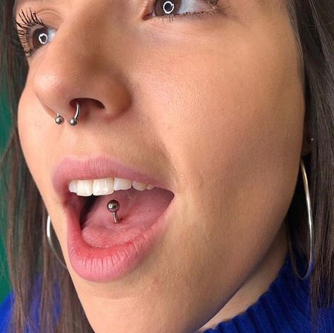 Vous aimez le Piercing à la langue ? 💍 || @piercing_luxury ⚜️ Piercing-Luxury.com  #piercingluxury #piercing #piercingfrance  #septum #paris #france #tatoo #piercinghelix #piercingtragus #piercingconch #piercingaddict #piercinglove Luxury Piercing, Piercing Conch, Piercing Tragus, Starred Up, Piercing Tattoo, Body Piercing Jewelry, Color Free, Piercing Jewelry, Nostril Hoop Ring