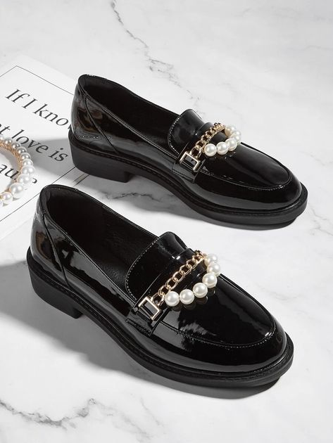 Chain & Faux Pearls Decor Loafers | SHEIN Pretty Flat Shoes, Black Loafers Women's, Pearls Decor, Black Loafer Shoes, White Nike Shoes, Jordan Shoes Girls, Work Shoes Women, Shoes Heels Classy, Classy Shoes