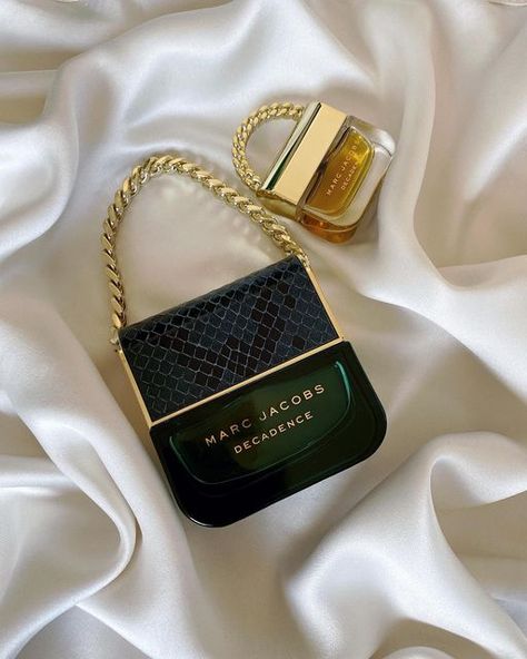 Decadence Aesthetic, Marc Jacobs Decadence, Blue Flower Wallpaper, Mini Fragrance, Apt Ideas, Marc Jacobs Beauty, Luxury Perfume, Creative Instagram Stories, Beige Aesthetic