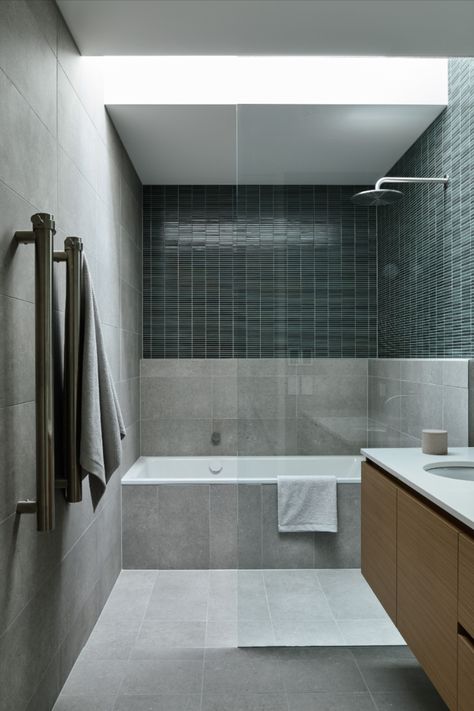 A project completed by a most impressive team of creative minds, this Brighton East house was built for a lifestyle of luxury and leisure. Small Ensuite, Small Bathroom Layout, Bathroom Layouts, Contemporary Bathroom Designs, Terra Nova, Minimalist House Design, Upstairs Bathrooms, Bathroom Layout, Bathroom Renos