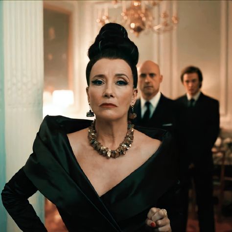 Baroness Von Hellman, Targaryen Queen, Cruella Movie, Louis Tomlinson Songs, The 101 Dalmatians, Cruella 2021, The Baroness, Mark Strong, Miranda Priestly