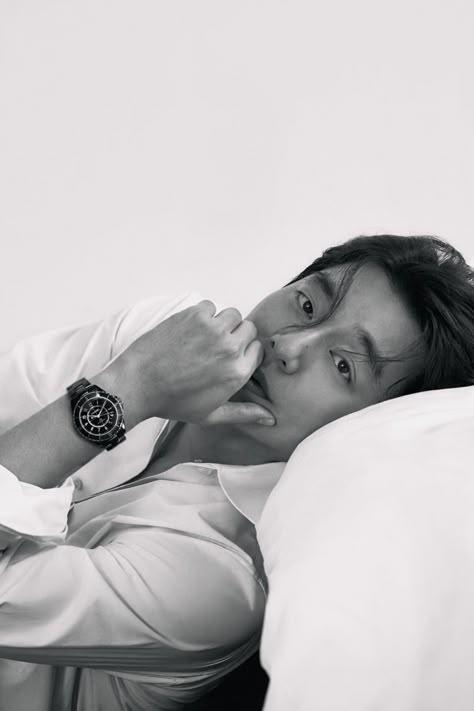 Gong Yoo, Black