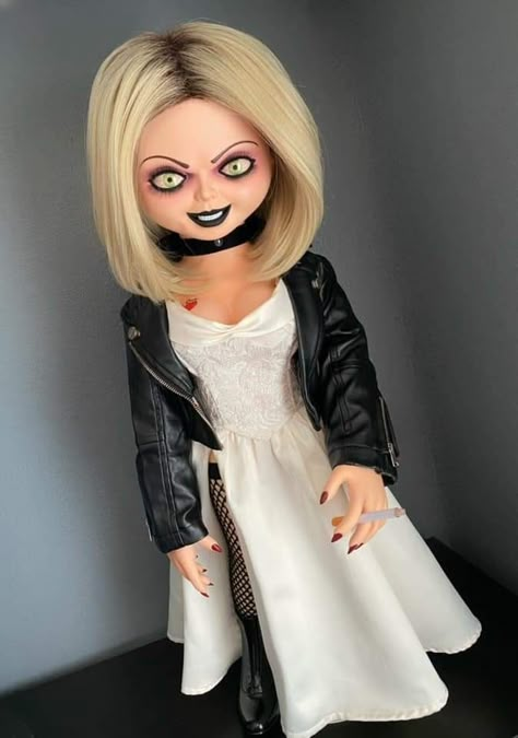 Tiffany Chucky Outfit, Tifanny Chucky Costume, Chuckies Bride Costume, Disfraz Tiffany Chucky, Chucky Y Tiffany Disfraz, Chuckys Bride, Tiffany Makeup Chucky, Tiffany Valentine Costume, Tiffany Chucky