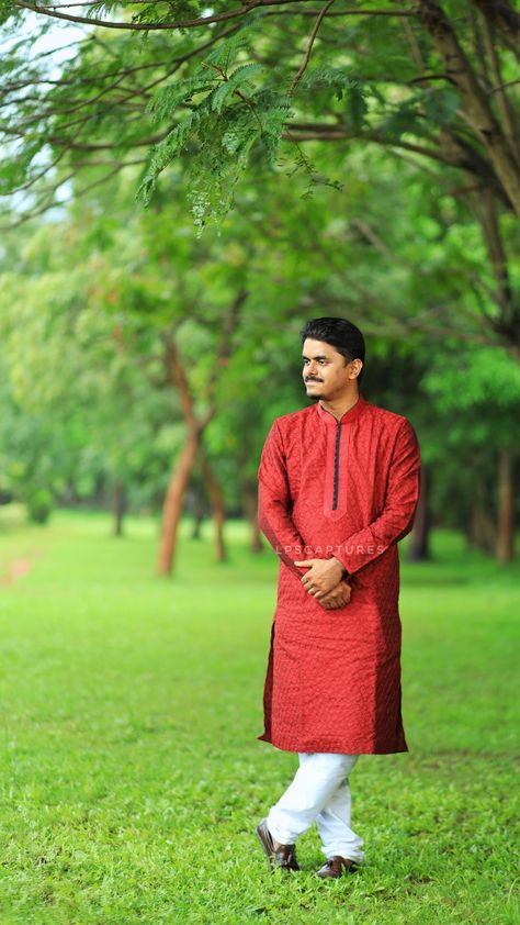 Boys Single Poses Wedding, Haldi Groom, Groom Haldi, Haldi Pose, Haldi Photoshoot, Single Poses, Single Boy, Boy Post, Boy Photo Shoot