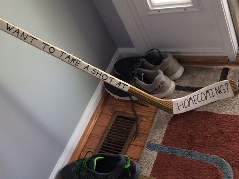 Field Hockey Homecoming Proposals, Promposal Ideas Hockey, Hockey Promposal Ideas, Hockey Hoco Signs, Hockey Dance Proposals, Hockey Homecoming Proposals, Hockey Hoco Proposals Ideas, Field Hockey Hoco Proposal, Hockey Hoco Proposals