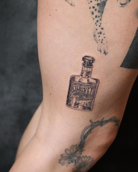 Give me all the vintage bottles! This might be my new favorite 🥃🖤 #newtattoo #newink #finelinetattoo #finelinetattooartist #whiskeytattoo #whiskey #whiskeybottle #vintagebottle #vintagebottletattoo #whiskeyneat #cheyannetattooequipment Whiskey Bottle Tattoo, Whiskey Tattoo, Whiskey Neat, Whiskey Bottles, Bottle Tattoo, Calf Tattoo, Vintage Bottles, Vintage Bottle, Fine Line Tattoos