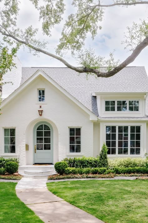 Carlon — Lila Malone Interiors Front House Inspiration, New Traditional Home Exterior, House On Small Lot, Arched Home Exterior, Soft White House Exterior, Small White Cottage House, Small Cottage Style Homes Exterior, Grand Millennial House Exterior, Southern Style Home Exterior