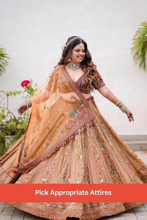 Aishwarya Mohanraj, Unique Bridal Lehenga, Latest Bridal Lehenga Designs, Designer Anarkali Dresses, Bridal Lehenga Designs, Latest Bridal Lehenga, Reception Outfit, Beachside Wedding, Reception Look