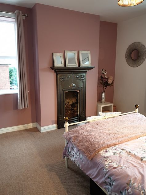 Cinder rose farrow and ball Farrow And Ball Cinder Rose Bedroom, 1930s House Interior Master Bedrooms, Farrow And Ball Cinder Rose, Bedroom Mauve, Palette Rosa, Cinder Rose Farrow And Ball, Cinder Rose, Blush Pink Bedroom, Rose Bedroom