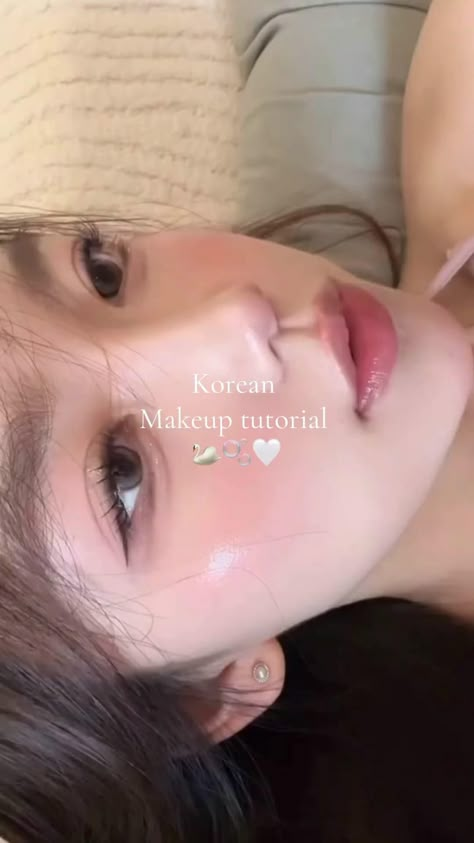 id@_prettytipss #korean #makeupoftheday #dicas #tutorial #inspiration #aesthetic #follow ⬇️ Korean Look Makeup, Korean Girl Makeup, Productive Self Care, Cute Core Room, Bronzed Makeup, Bronze Makeup Look, Korean Makeup Tips, Korean Beauty Tips, Korean Makeup Look