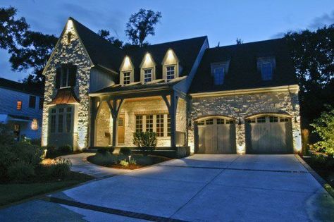 Exterior House Lights, Outdoor Garage Lights, House Lighting Outdoor, Blitz Design, Best Outdoor Lighting, Landscape Lighting Design, Modern Architecture Building, Modern Outdoor Lighting, Outdoor Landscape Lighting