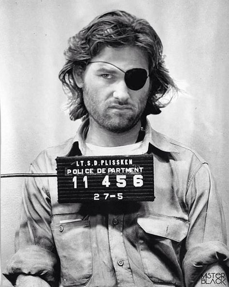 ESCAPE FROM NEW YORK (1981) Snake Plissken, Chasing Money, Escape From New York, Film Cult, Wheel Of Time, Kurt Russell, Mug Shot, John Carpenter, 80s Movies