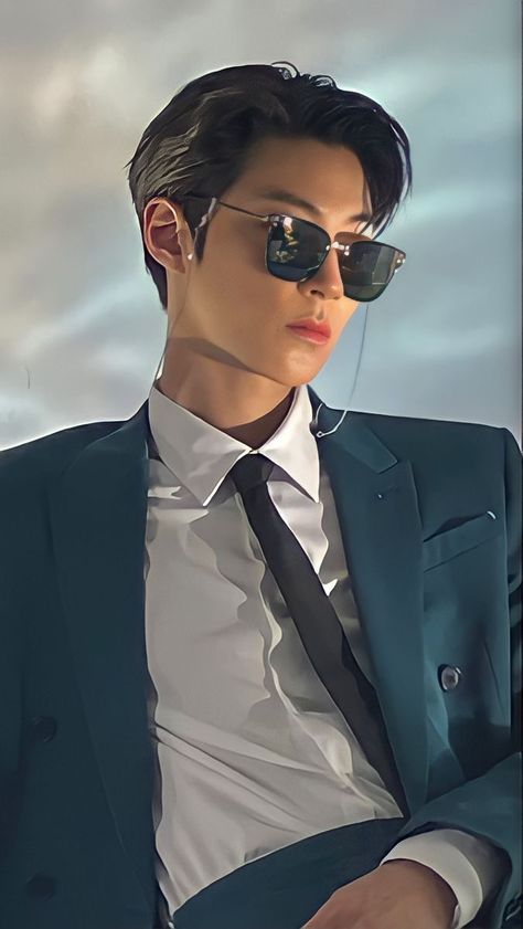 Korean Sunglasses, Wallpaper Lock Screen, Kpop Idols, Lock Screen, An Anime, Anime Wallpaper, Image Search, Screen, Sunglasses