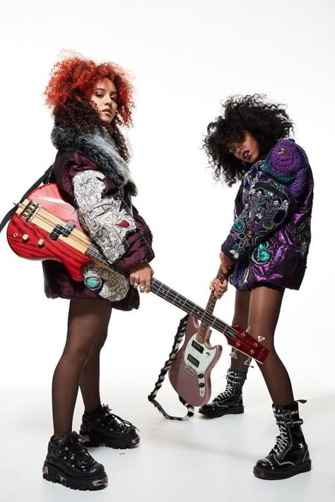 Love this!!!!! Nova Twins Poster, Desert Punk Aesthetic, Guitar Poses Reference, Rockstar Pose Reference, Pose Reference Guitar, Guitar Reference Pose, One Leg Up Pose, Art Pose Ideas, Punk Rock Photoshoot