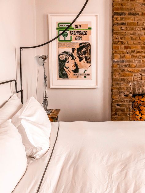 New Darlings - Where to Stay in London: Artist Residence Hotel- #travel #London Artist Residence Hotel, Where To Stay In London, Artist Residence, Hotels In London, Secret London, New Darlings, Travel London, London Artist, Guest Houses