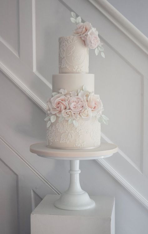 Vintage Pasta, Blush Wedding Cakes, Wedding Cake Roses, Floral Wedding Cakes, Buttercream Wedding Cake, Romantic Wedding Cake, Simple Wedding Cake, Applique Wedding, Wedding Cakes Vintage