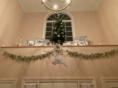 Foyer Ledge Decorating Ideas Christmas, Foyer Ledge Decorating Ideas, Foyer Ledge, Ledge Decor, 2 Story Foyer, Christmas Decor Inspiration, Porch Christmas, Christmas Decorations For The Home, Front Porch Christmas Decor