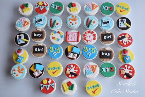 School Themes For The Year, Back To School Cupcakes, Thank You Cupcakes, School Cupcakes, Teacher Themes, Theme Cupcakes, Harmony Day, School Leavers, Teacher Day