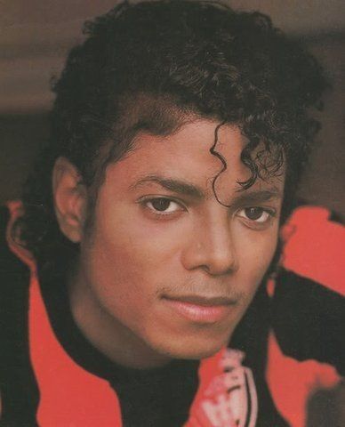 Michael jackson thriller era❤️ Michael Jackson 1983, Thriller Michael Jackson, Jheri Curl, 1980s Hair, Michael Jackson Hot, Michael Jackson Bad Era, Popular Mens Hairstyles, Photos Of Michael Jackson, Michael Jackson Thriller