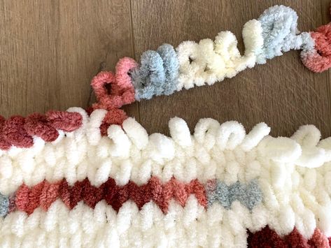 Loop Yarn Blanket, Loopy Yarn, Finger Knitting Projects, Yarn Blanket, Finger Crochet, Yarn Ideas, Chunky Crochet Blanket, Hand Knit Blanket, Blanket Diy