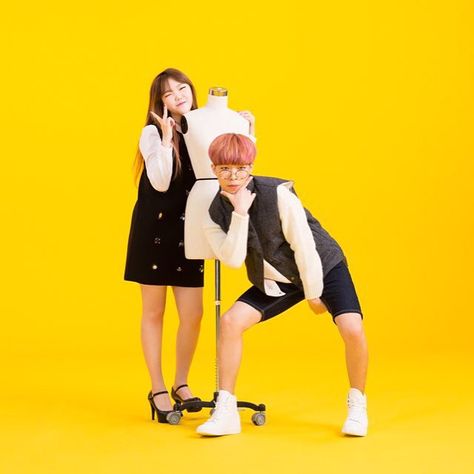 Lee Suhyun, Duo Band, Akdong Musician, Yg Entertaiment, Yg Family, Korean Alphabet, Sister Act, Wallpaper Kpop, Celebrity News Gossip