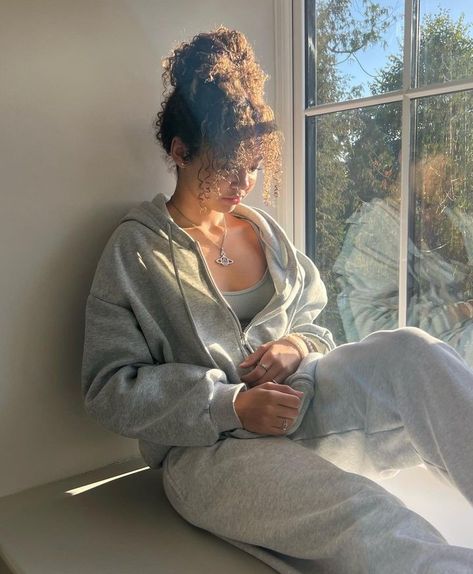 Tiana Wilson, Preppy Party, Brown Curly Hair, Queen Aesthetic, Cute Modest Outfits, Natural Black Women, Aesthetic Streetwear, Curly Hair Styles Easy, 4c Hairstyles