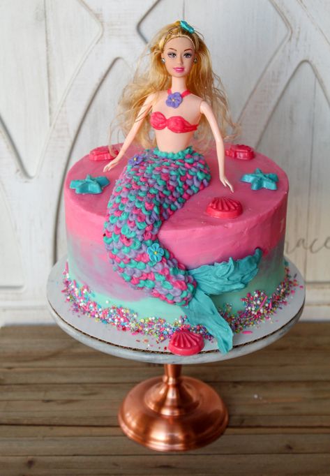 Mermaid Cake Easy Mermaid Cake, Mermaid Cake Design, Little Mermaid Cake Topper, Ocean Cake, Cat Cakes, Mermaid Birthday Cake, Ocean Cakes, Little Mermaid Cakes, Mermaid Birthday Cakes