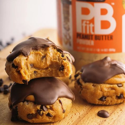 Protein PB Chocolate Chip Cookies Pb Chocolate Chip Cookies, Pb2 Cookies, Pb2 Recipes, 2b Mindset, Gaps Diet, Low Carb Sweets, Protein Cookies, Chocolate Topping, Peanut Butter Recipes