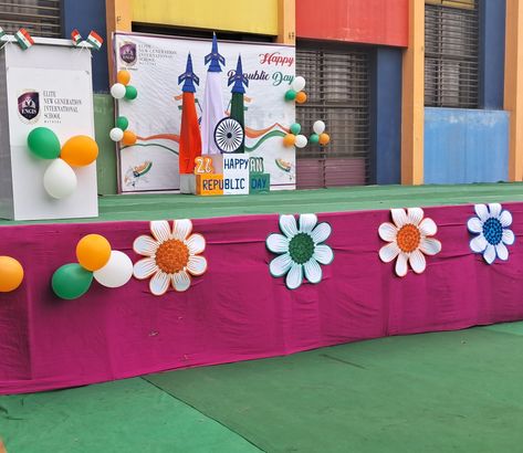 Independence Day Stage Decoration, 15th August Decoration Ideas, Republic Day Decoration In School, 15 August Decoration Ideas, Independence Day Backdrop, Sports Day Decoration, Ganesh Pic, Indian Map, Attendance Register