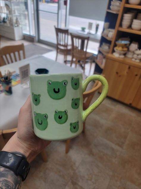 A Kawaii inspired froggie mug 


 #potterypainting #ceramics #paintyourownpottery #potterypaintingideas #frog #mug Frog Pottery Painting, Frog Pottery, Frog Mug, Paint Your Own Pottery, Cute Frog, Cute Frogs, Pottery Painting, Art Class, Art Classes