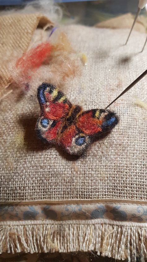 Needle Felt Aesthetic, Felting Aesthetic, Aesthetic Needle Felting, Needle Felting Aesthetic, Felting Inspiration, Felting Embroidery, Needle Felting Embroidery, Felted Projects, Felted Artwork