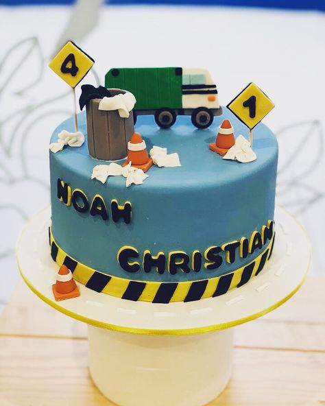 Wedding Cakes And Cupcakes, Garbage Truck Party, Truck Birthday Cakes, Trash Party, Trash Truck, Birthday 2023, Truck Cake, Truck Cakes, Truck Birthday