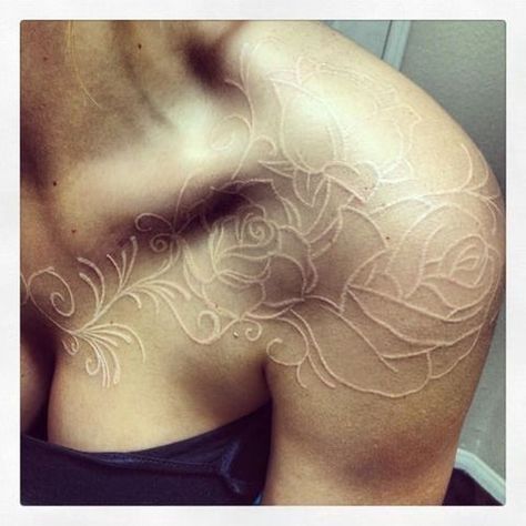 40 Must See White Ink Tattoos – Tattoo for a week Henne Tattoo, White Tattoos, White Ink Tattoo, Muster Tattoos, White Tattoo, Trendy Tattoos, Skin Art, Piercing Tattoo, Love Tattoos