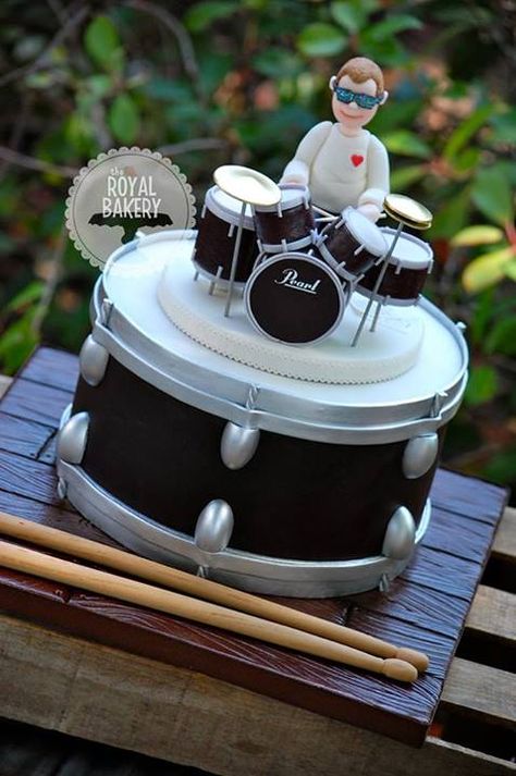 Drum Birthday Cakes, Drum Birthday, Bolo Musical, 28th Birthday Cake, Music Cakes, Drum Cake, Music Cake, Cake Central, Birthday Cake Ideas