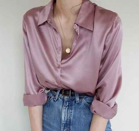 light pink silk blouse + black belt + jeans #fashion Silk Shirt Outfit, Flower Girl Dress Lace, Minimal Outfit, Trending Fashion Outfits, Satin Shirt, Wardrobe Style, Vintage Wear, Fashion Classy, Look Fashion