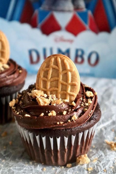 Make delicious and simple circus-themed cupcakes for your Dumbo party! #DumboParty #CircusParty #DumboCupcakes #CircusCupcakes Circus Theme Cupcakes, Free Banner Template, Shower Options, Circus Cupcakes, Disney Inspired Recipes, Disney Recipes, Nutter Butter Cookies, Free Banner, Box Cake Mix