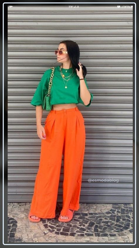 Color Combo Orange Outfit, Orange Pants Outfit Summer, Orange Pants Outfit Work, Orange Trousers Outfit, Green And Orange Outfit, Outfits Verde, Orange Blazer Outfits, Orange Pants Outfit, Pantalon Orange