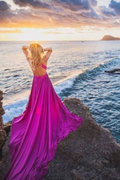 Big Dress Photoshoot Ideas, Flying Dress Photoshoot Beach, Photoshoot Ideas Long Dress, Long Flowy Dress Photoshoot, Rocks Photoshoot, Flowy Dress Photoshoot, Beach Dress Photoshoot, Empowerment Photoshoot, Ocean Photoshoot