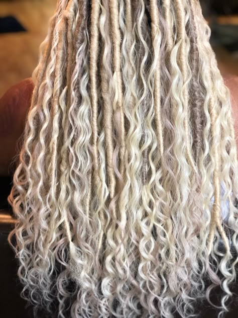 White Faux Locs, Bohemian Goddess Braids Blonde, Blonde Locks, Locs Blonde, Platinum Locs, Blonde Crochet Hairstyles, Blonde Boho Faux Locs, Blond Faux Locs, Platinum Blonde Boho Knotless Braids